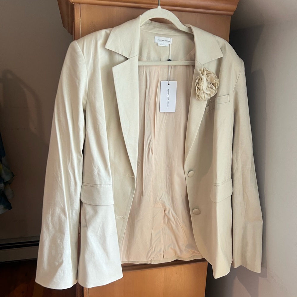 NWT Lovers & Friends Linen Blend Flower Pin Blazer